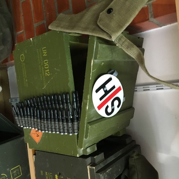 Caixa de Munições de Madeira ( ctt incluído)