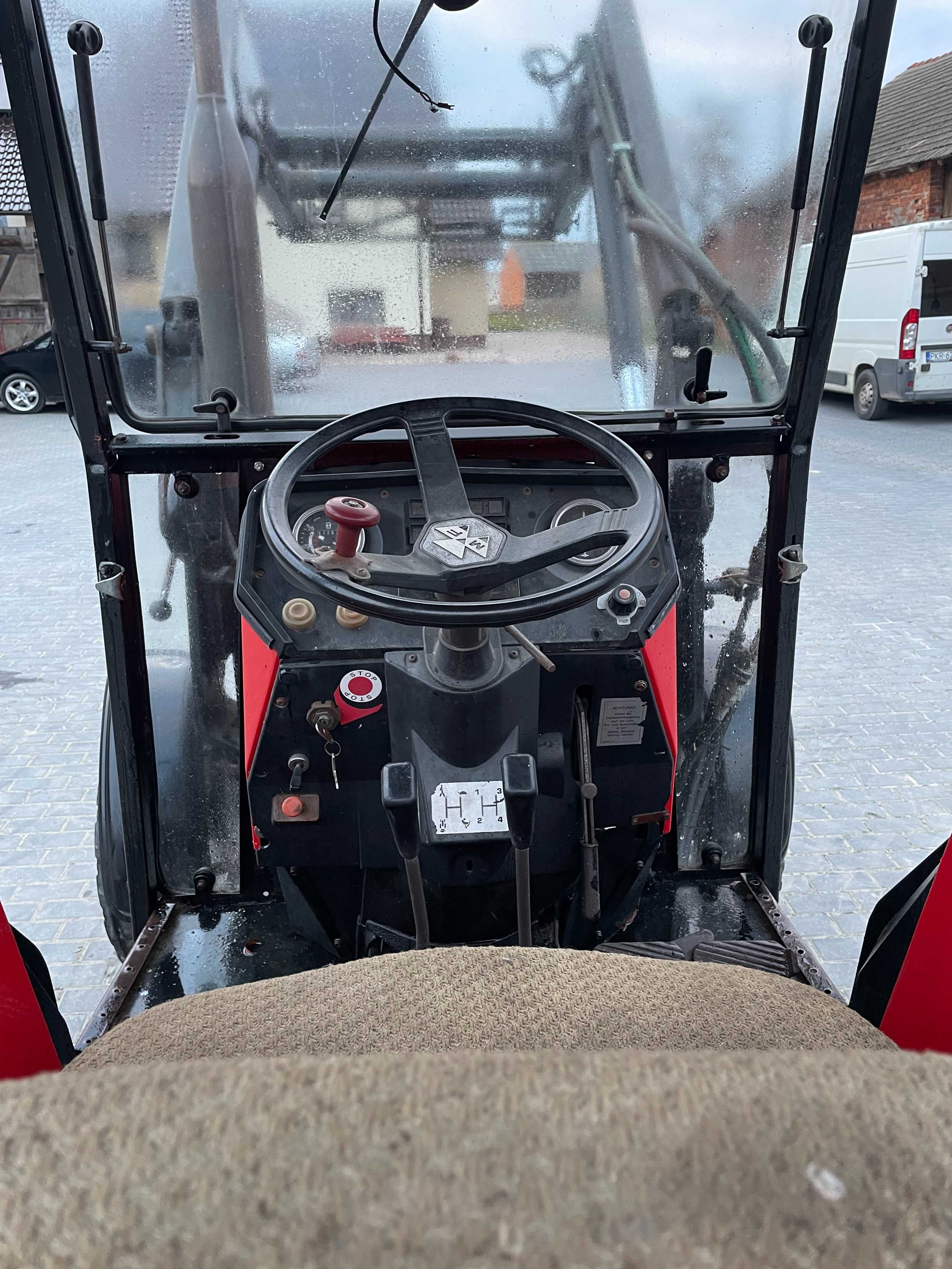 Massey Ferguson 253