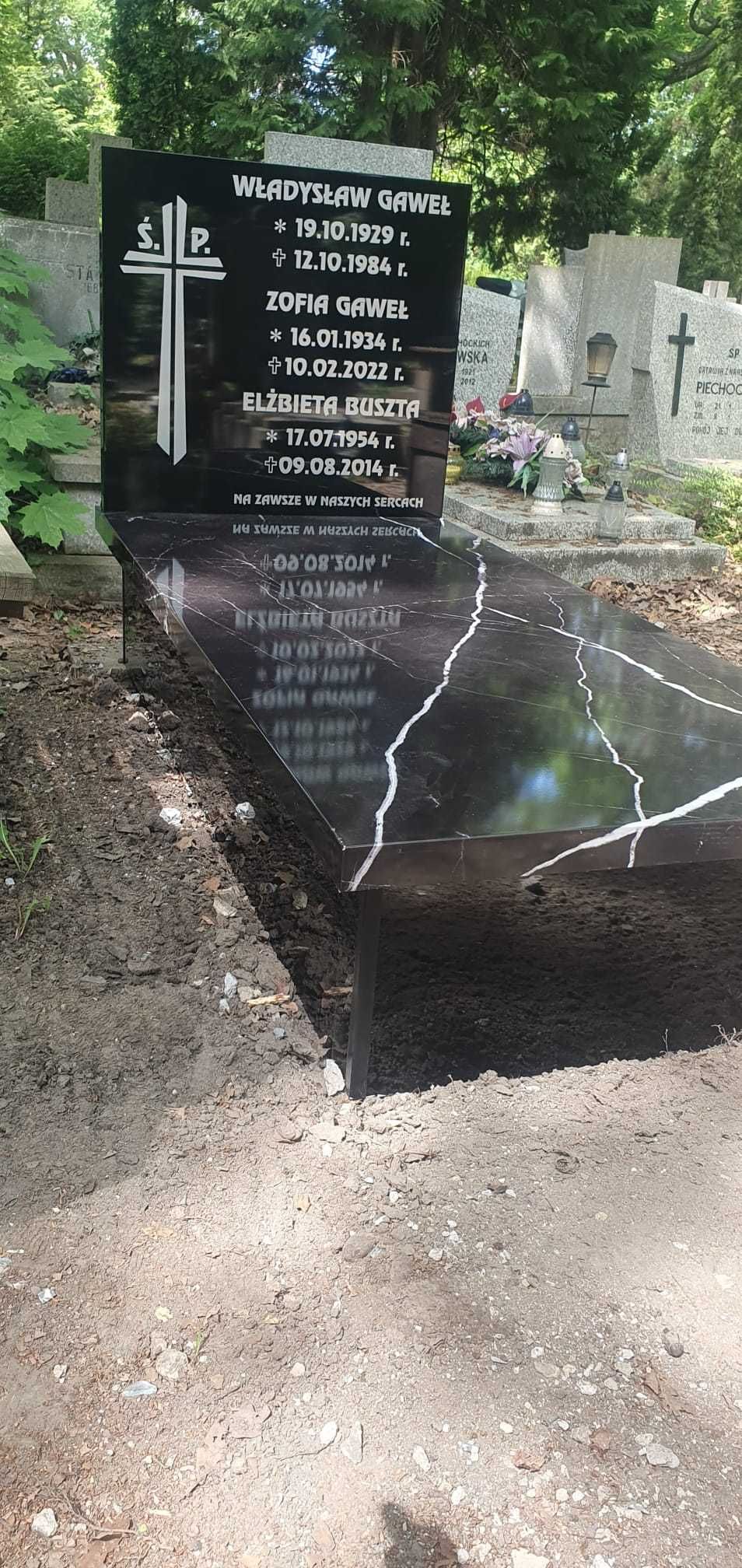Nowa jakość i niska cena - Pomniki kompozytowe.