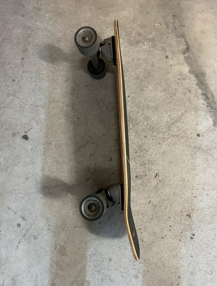 Skate carver como novo