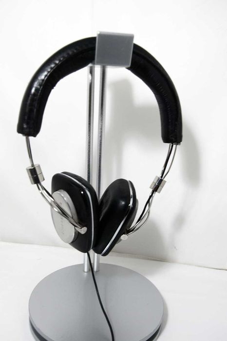 Headphones B&W P5