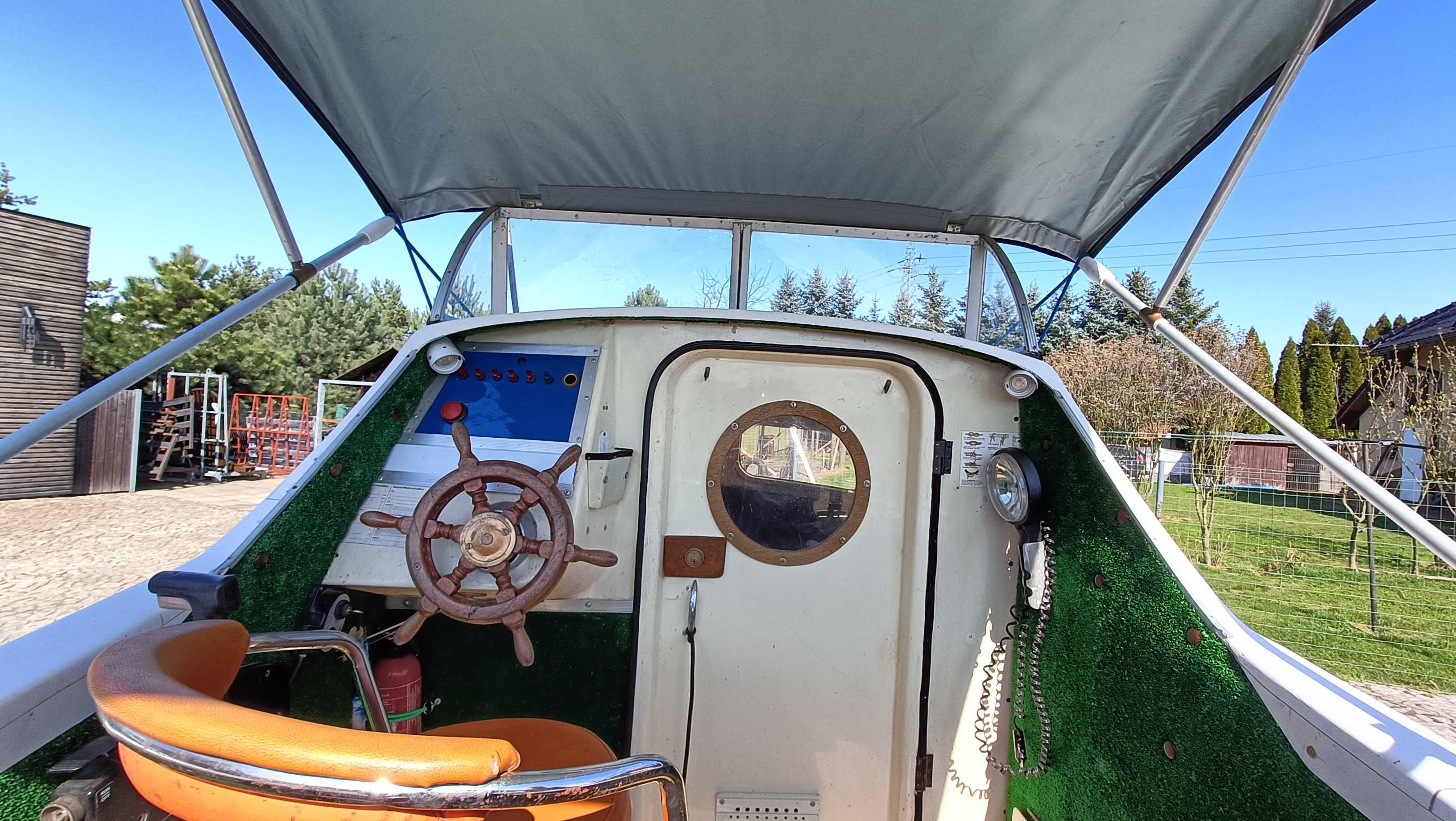 Motorówka łódka  kabinowa silnik mercury