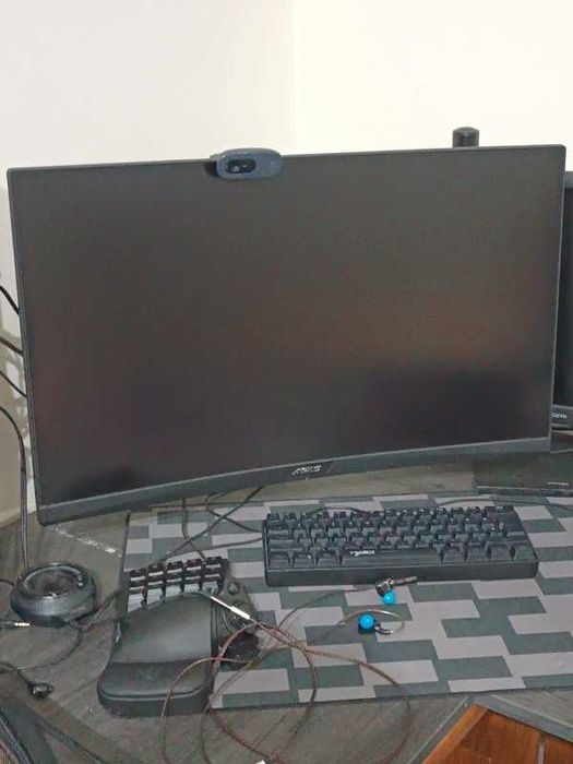 ecrã curvo 27 polegadas