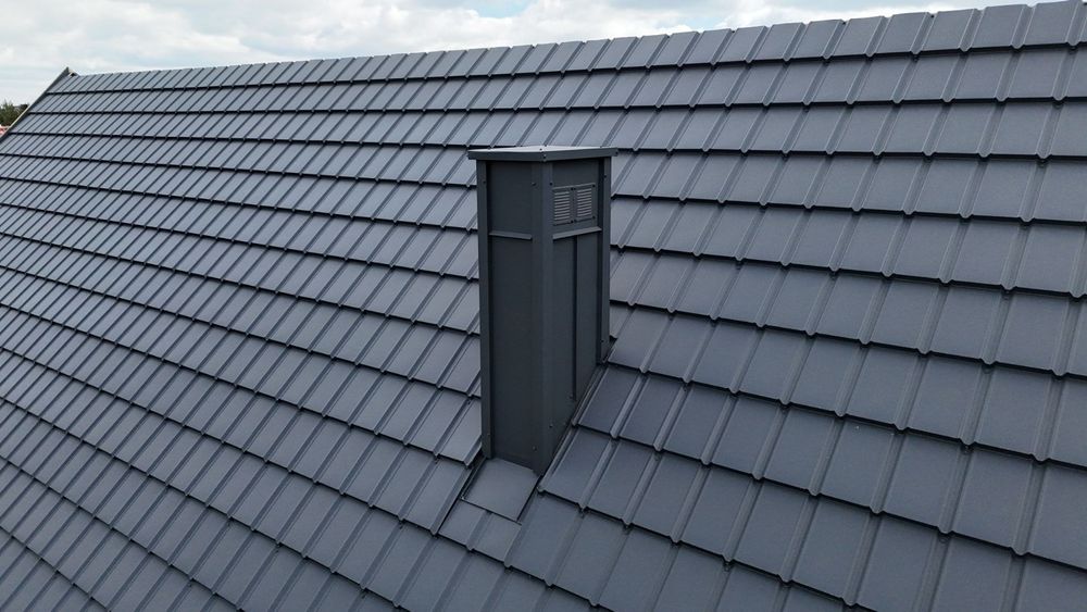 Nowoczesna Blachodachówka Modułowa Antracyt 35 lat gwarancji mkw efekt