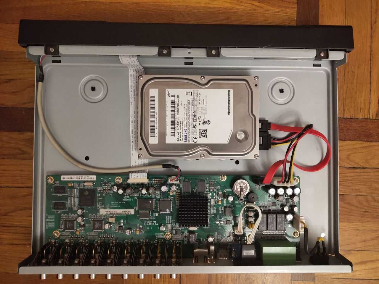 Продам видеорегистратор DVR0804LE-A