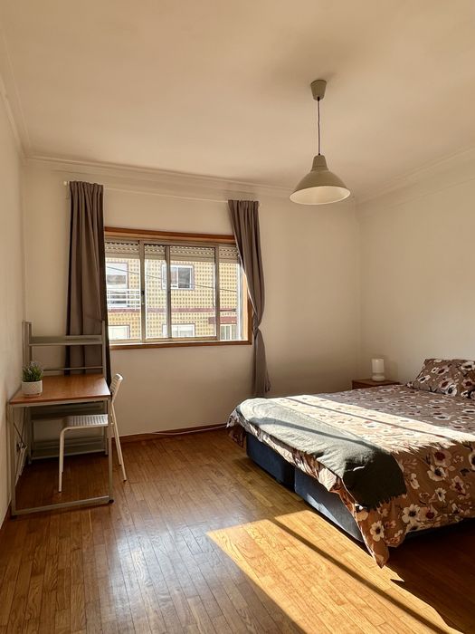 ARRENDAM-SE QUARTOS E LOFT PORTO 100m Estação de Comboios de Rio Tinto