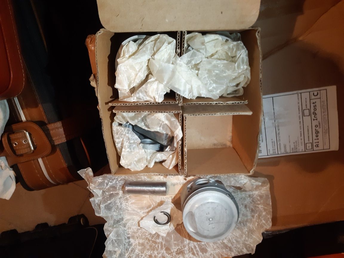 Kompletne tloki fso polonez 1500  fi 77,2 1 szlif