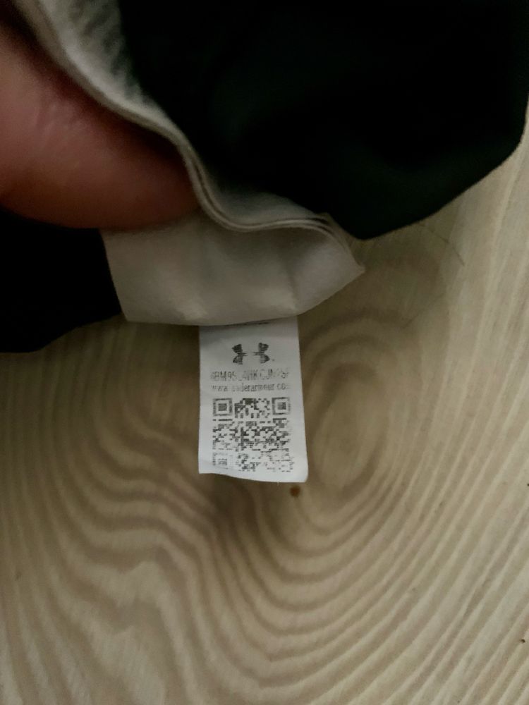 Bluza Under Armour. Czarne moro. Rozm. S/M