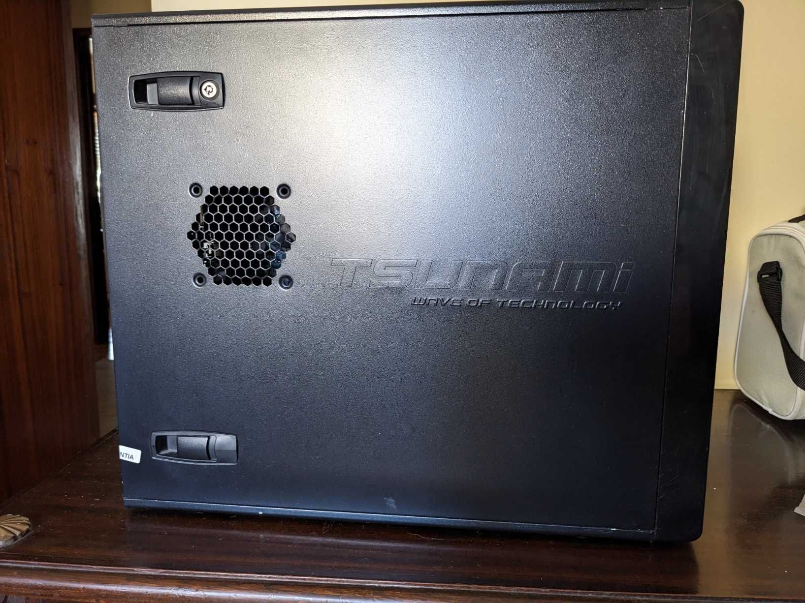 Core 2 Duo 2.93GHz / 3GB RAM / 500GB HDD + Monitor 19"