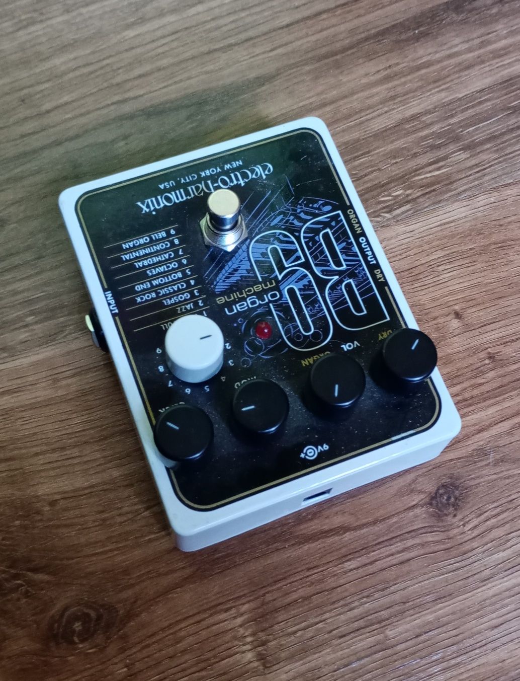 Electro Harmonix ehx B9 organ machine