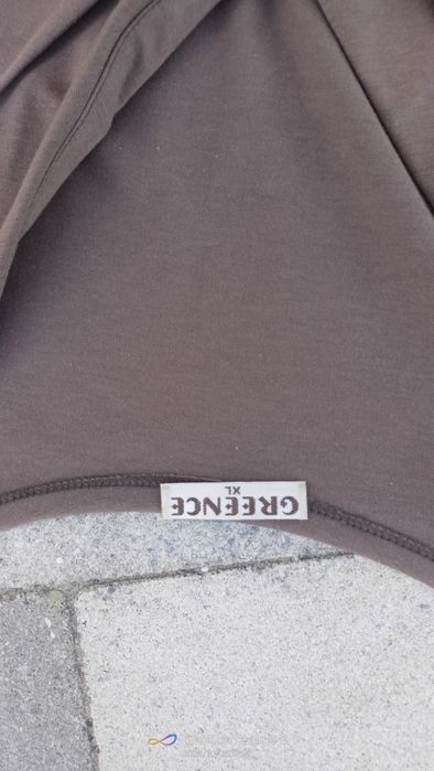 Sukienka z dużym dekoltem