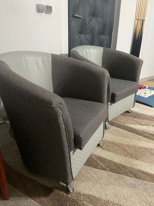 Krzesla/pufy praktycznie nowe