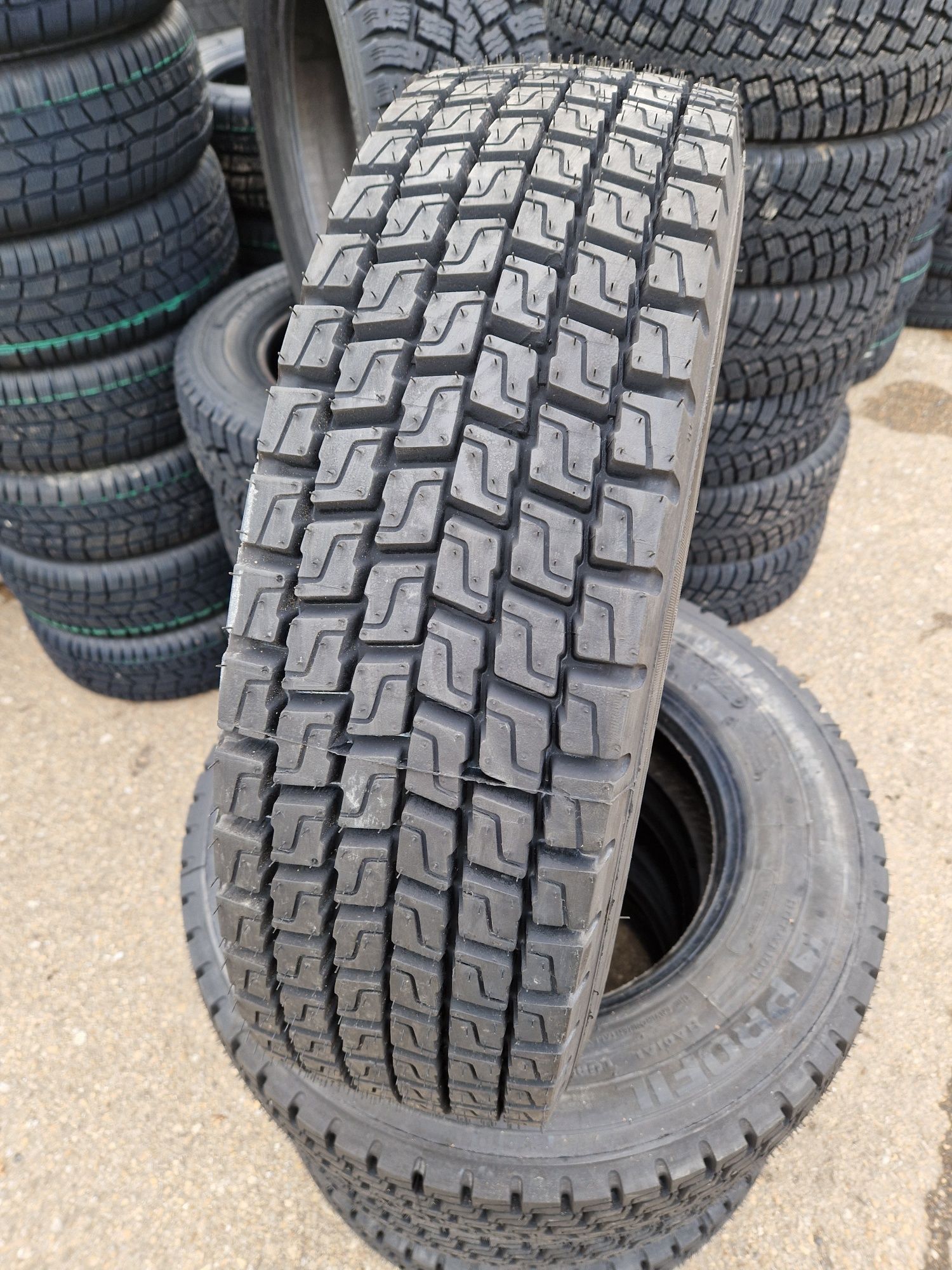 Opona ciężarowa 215/75R17,5 PROFIL Napęd Wysoka jakość!