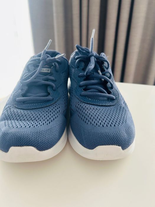 Adidasy Skechers r.39
