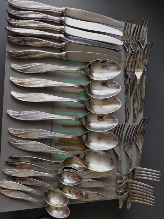 Zestaw sztućców Hefra Met 60 w walizce PRL