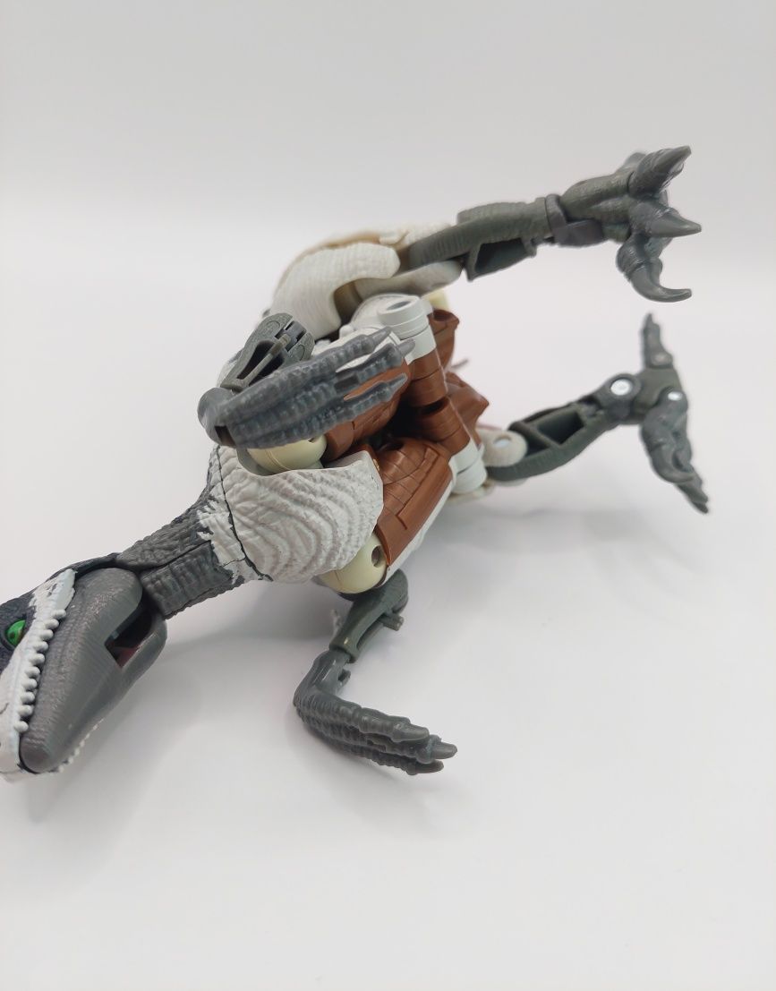 Transformers Kingdom Voyager Class Maximal Grimlock
