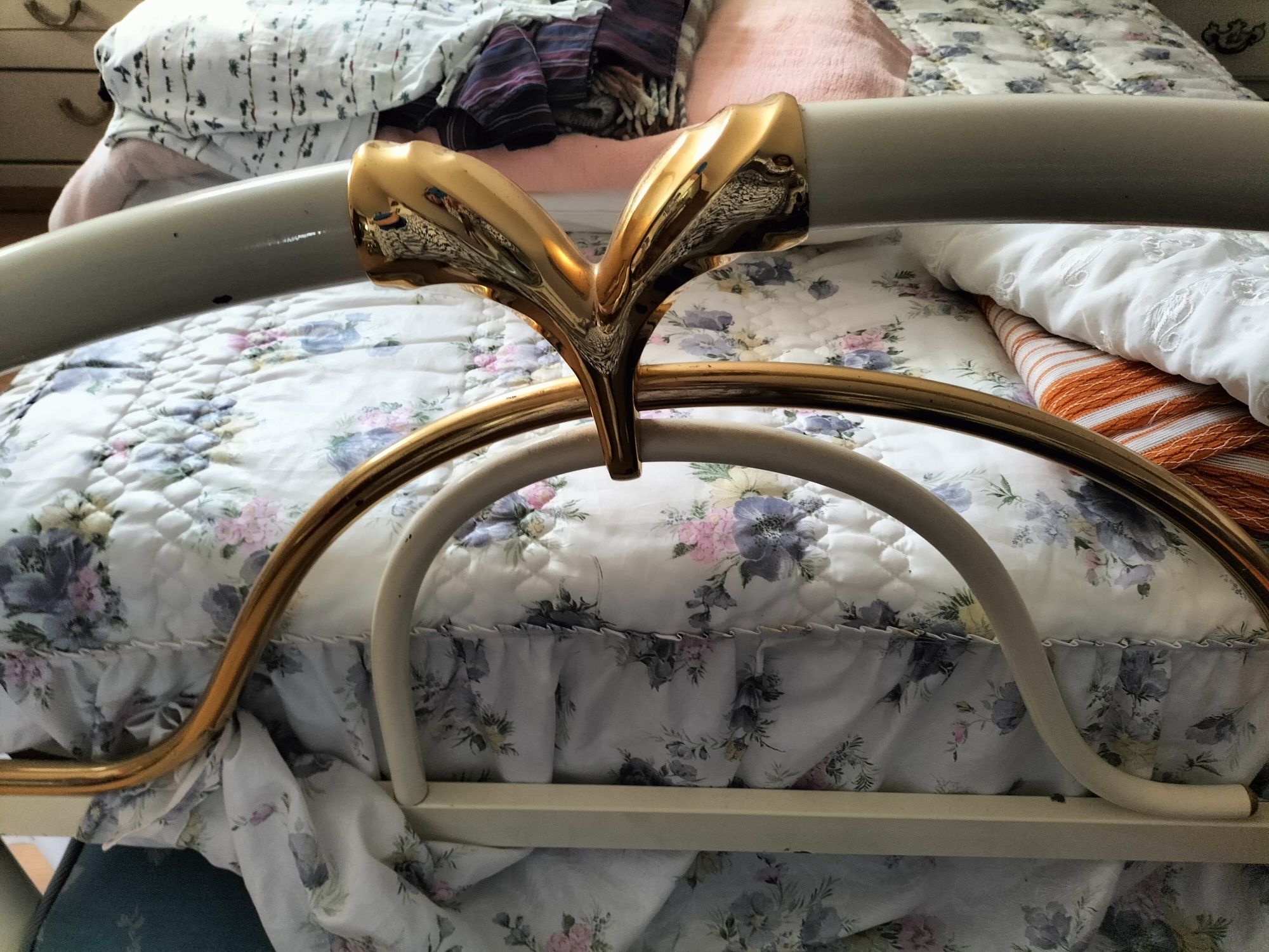Cama de casal em ferro