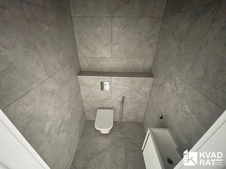 Таунхаус з готовим ремонтом у комфортному районі с. Крихівці