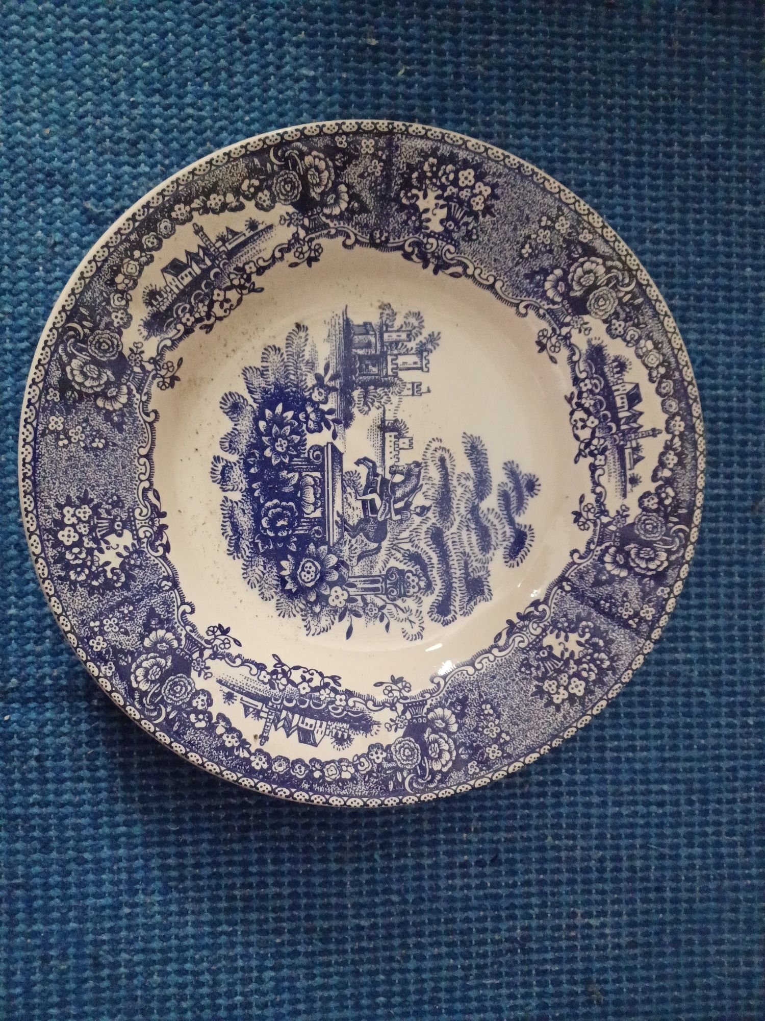 Pratos fundos de 23cm de diâmetro