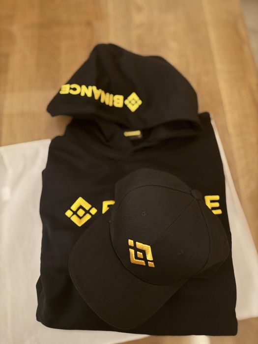 Оригінальний мерч Binance