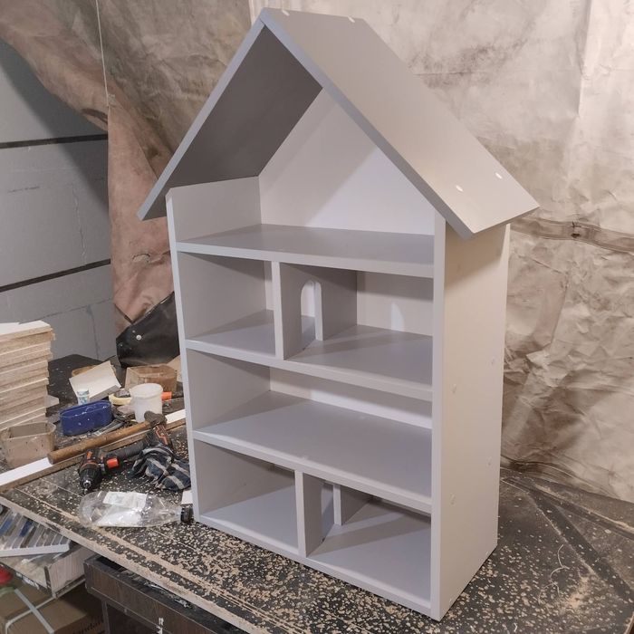 Продам. Ляльковий будинок