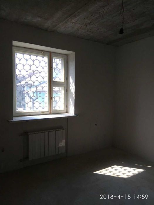 Продам частный дом 2 этажа (10х12) на берегу реки в Центр р-не.