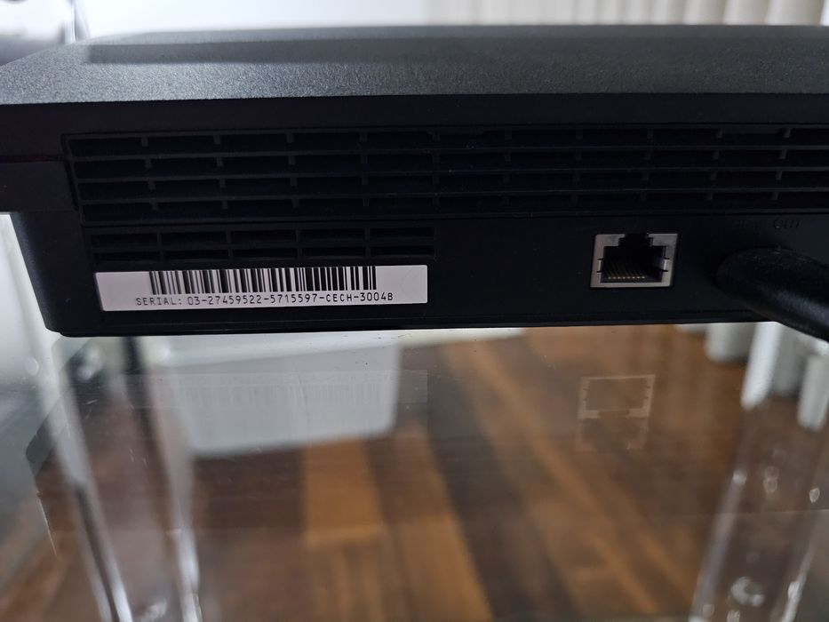 Sony PS3 250 GB com 3 comandos