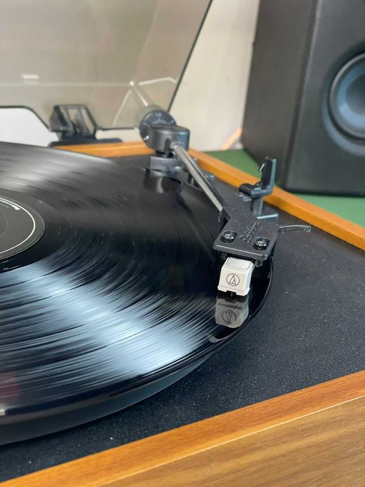 Програвач вінілу, виниловый проигрыватель Electrohome