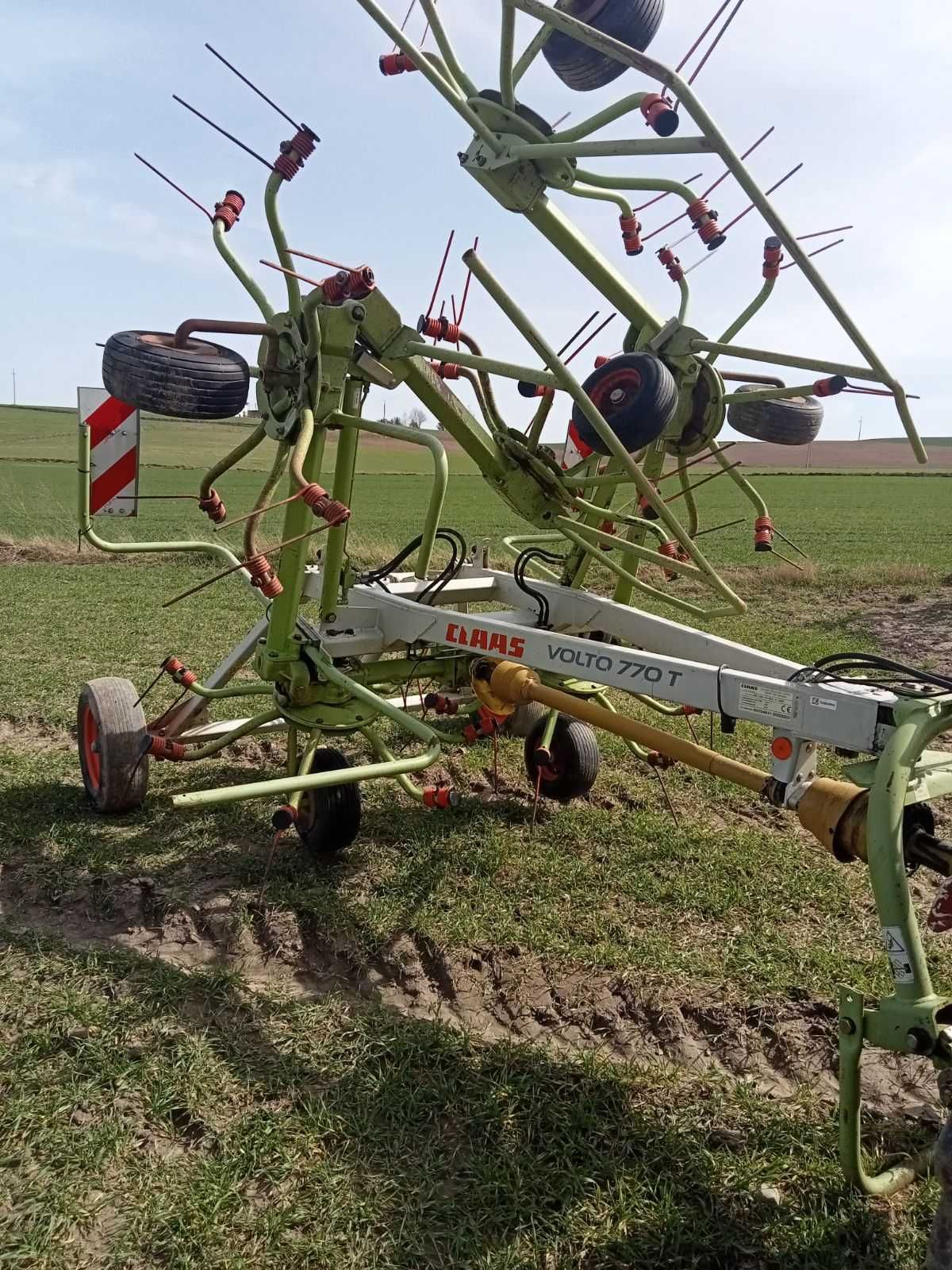 Przetsząsarka Claas volto 770 kuhn