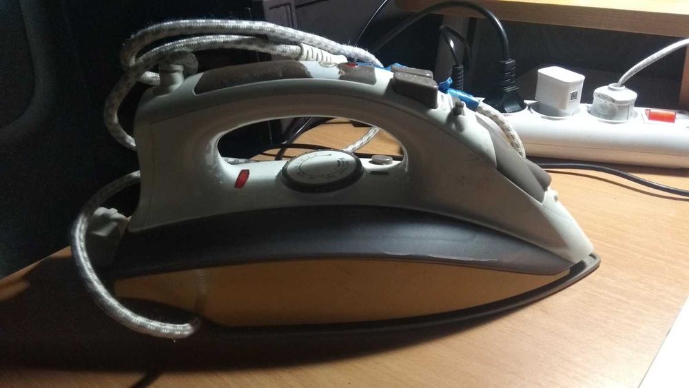 Утюг Vitek - на запчасти