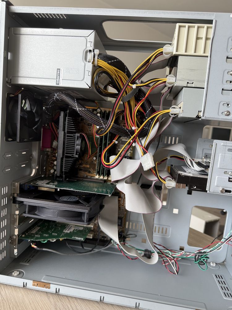Retro komputer Pentium III 866Mhz Voodoo 3 512MB RAM Diamond Vortex
