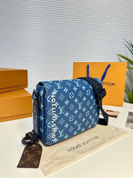 Сумка Louis Vuitton Damier Infini district