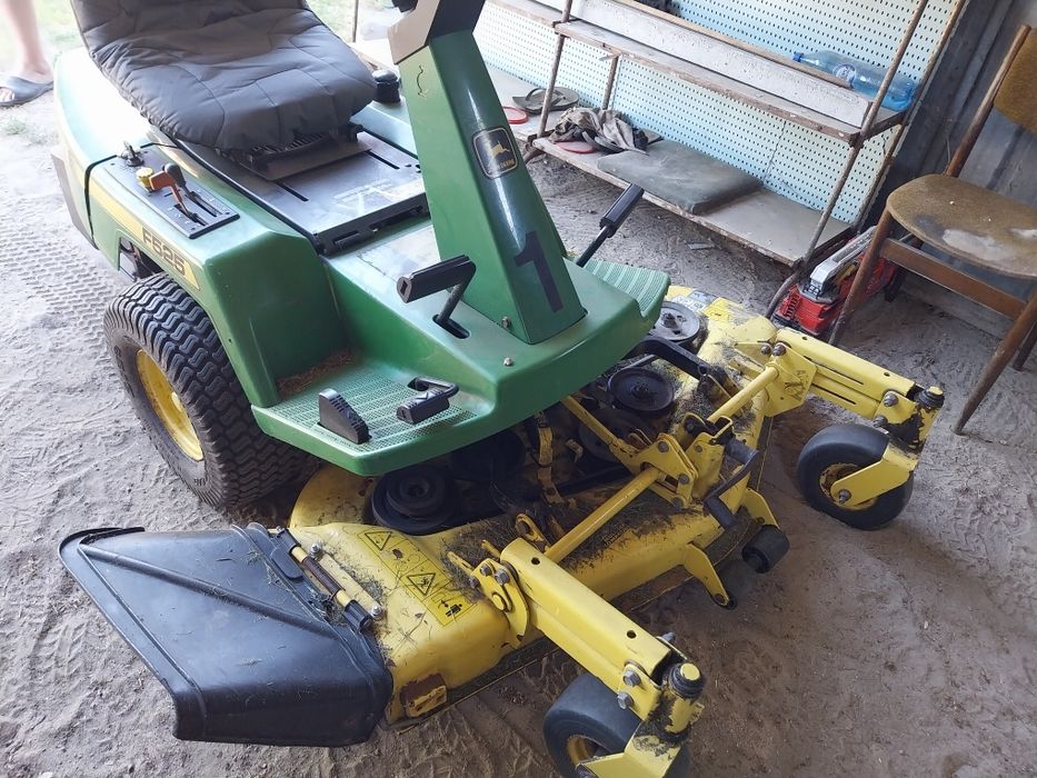 Traktorek kosiarka john deere f525 15 KM  kawasaki do trawy  ładna