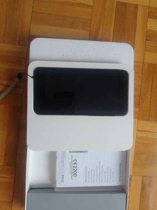 Telefon HTC Desire 825