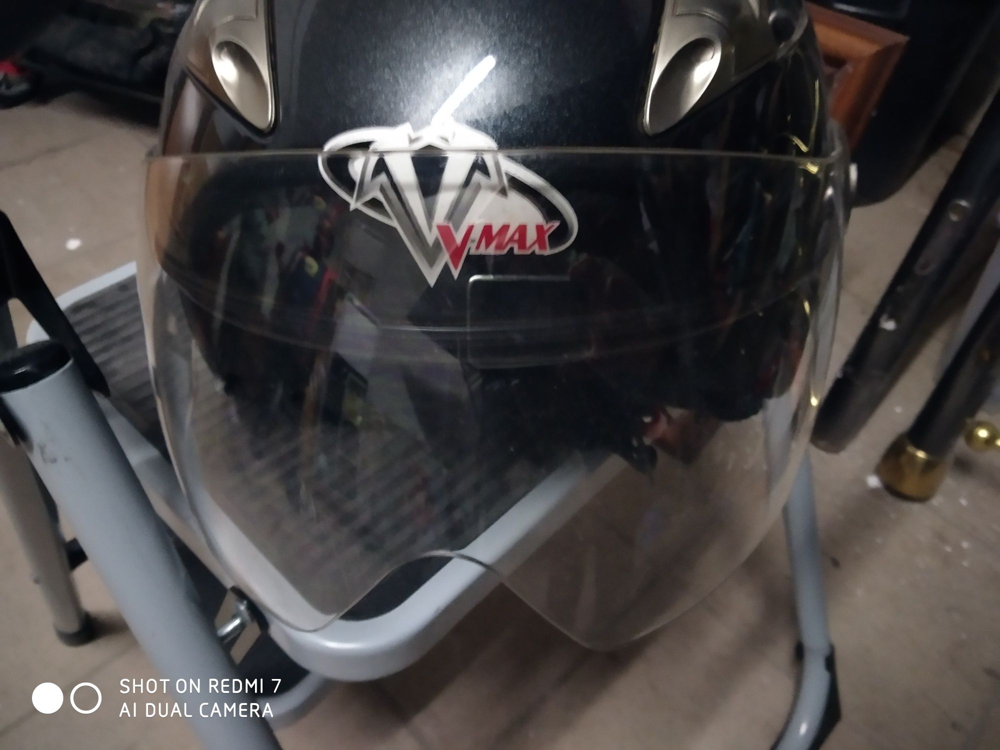 Capacete usado V-MAX