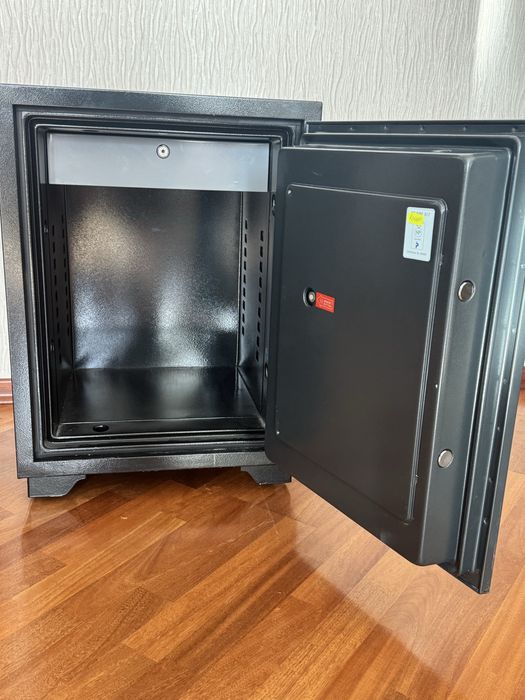 Сейф вогнетривкий Diplomat BC65