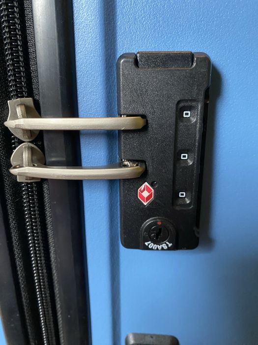 Чемодан Tripp Blue Large Chic 4 Wheels 77 см