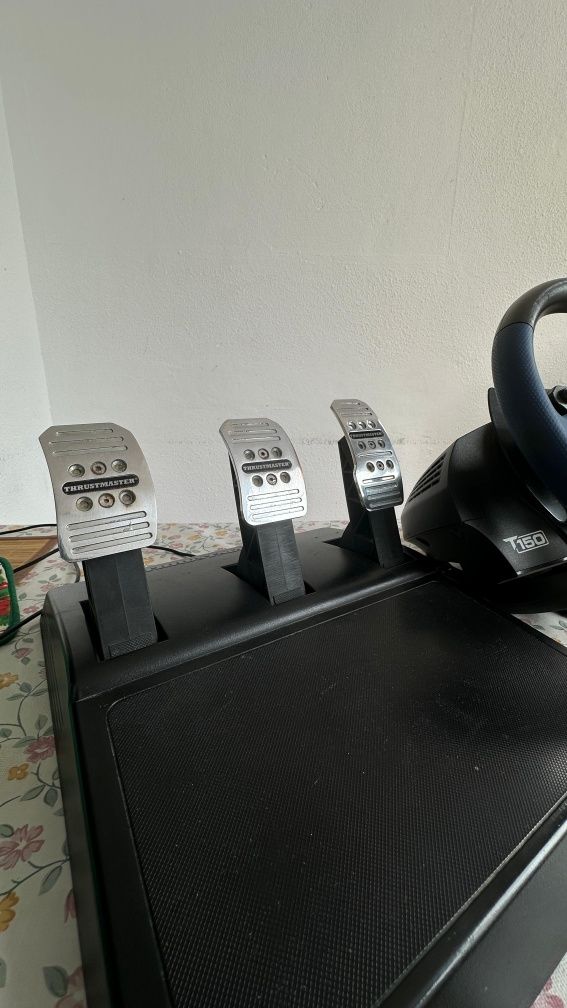 Volante Thrustmaster T-150 Force Feedback