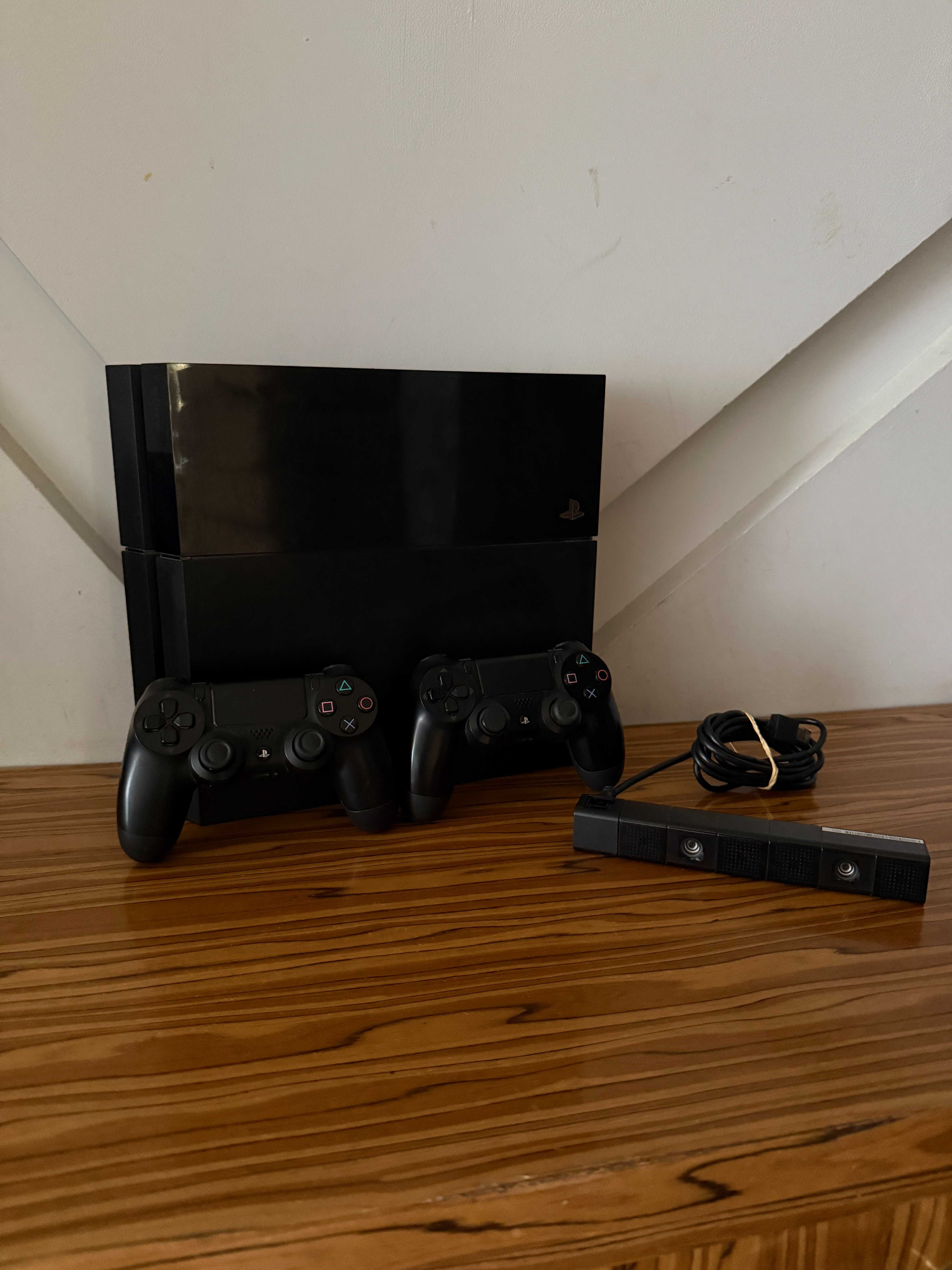 [PS4] Konsola SONY PlayStation 4 Fat + 2 Pady + Kamerka Camera