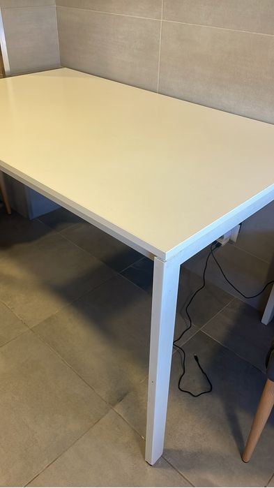 Mesa branca ikea