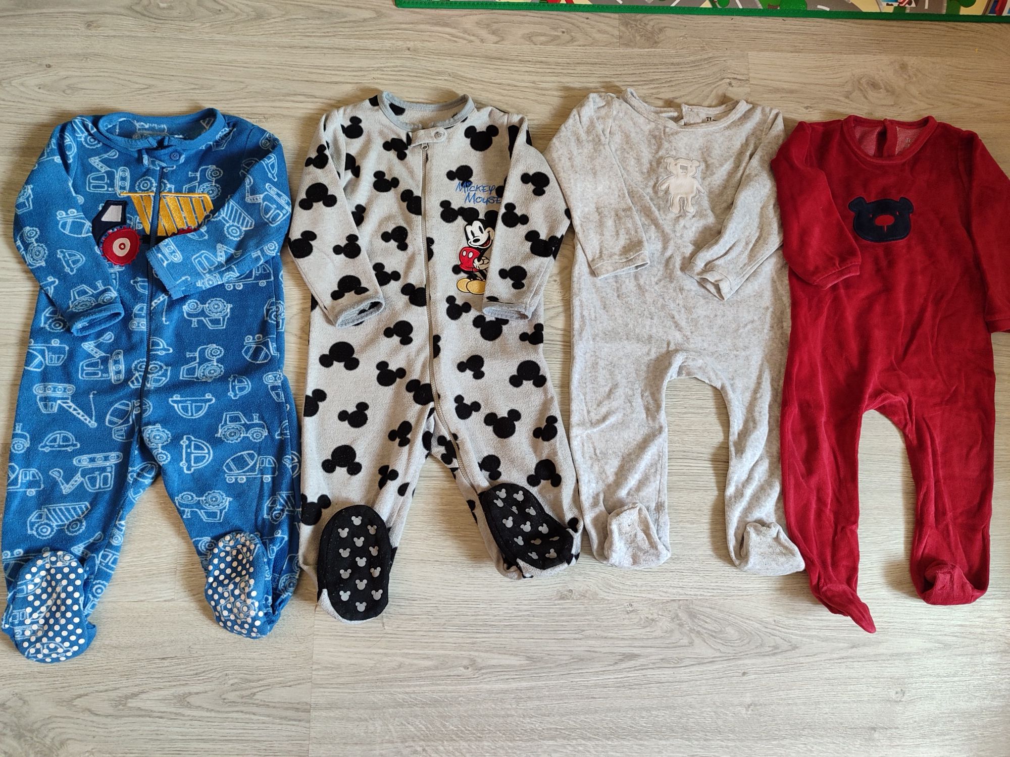 Conjunto de 4 pijamas quentes 18/24 meses