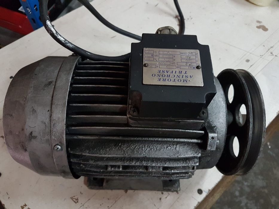 Motore trifásico de três cavalos , mais interruptor