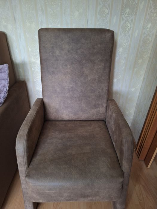 Fotel wypoczynkowy brązowy