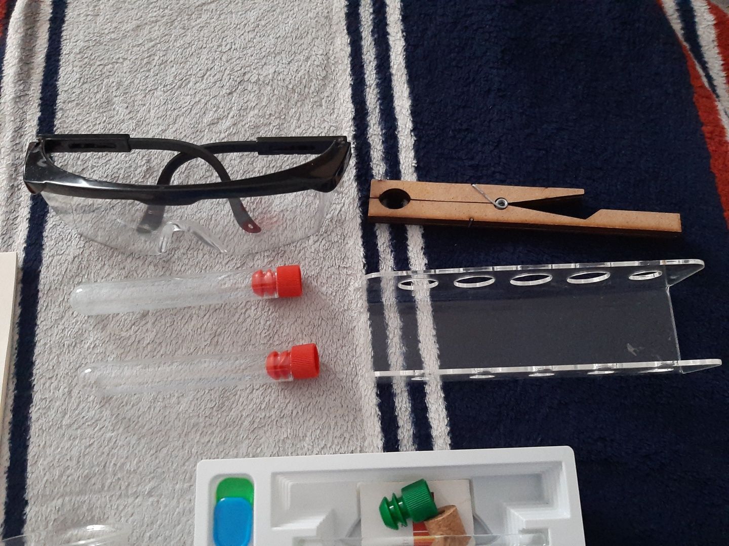 ZESTAW małego chemika