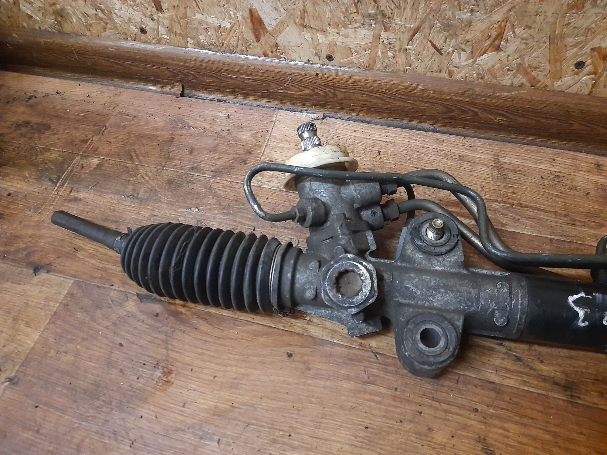 Мазда 323 Mazda 323 Рульова рейка 2300764  BJ 6 1998-2004