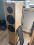 Kolumny podlogowe Audiovector c-series