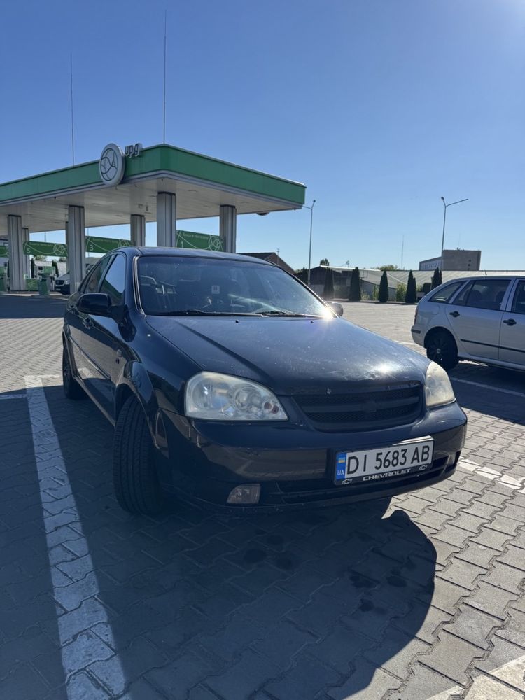 Продам машину шевроле лачетті,