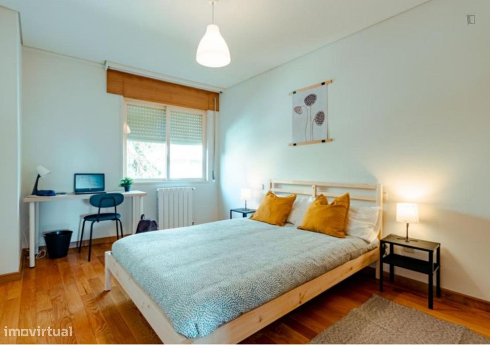 765815 - Quarto com cama de casal em...