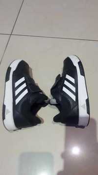 Sprzedam buty Adidas dla chłopca 29