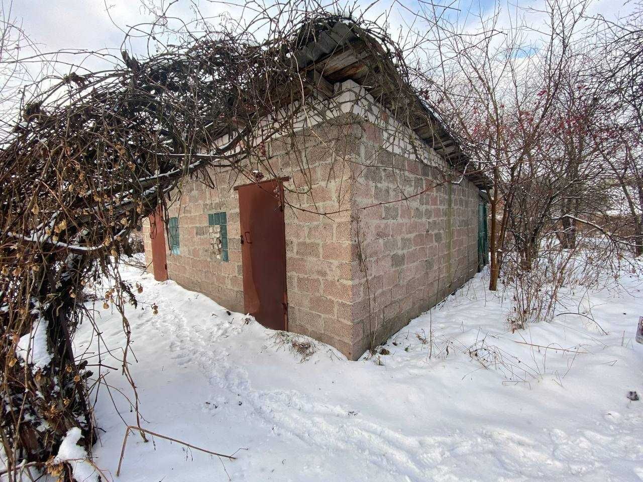 Продаж будинка та земельної ділянки в селі Жавинка.